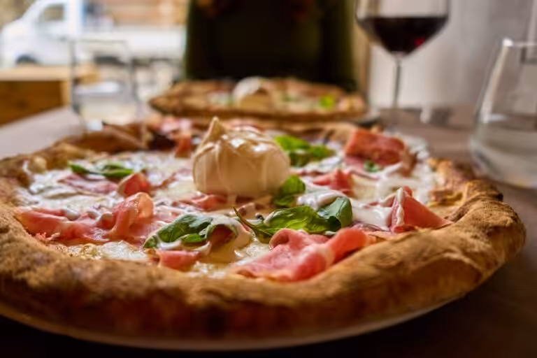 Pizza burrata : la recette et les bons accords