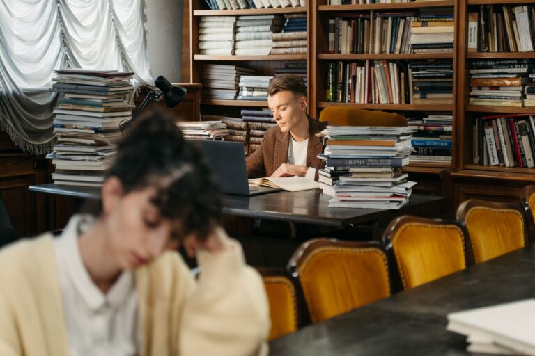 Concilier Travail Étudiant et Études Efficacement