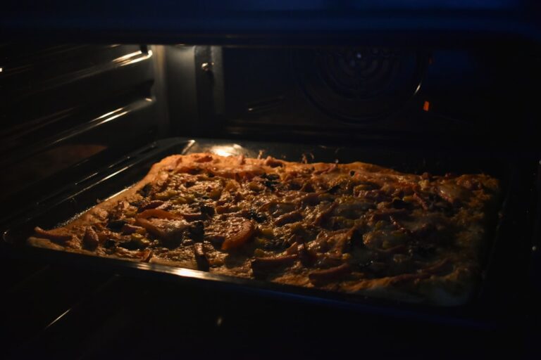Persillade maison pour pizza : la recette express